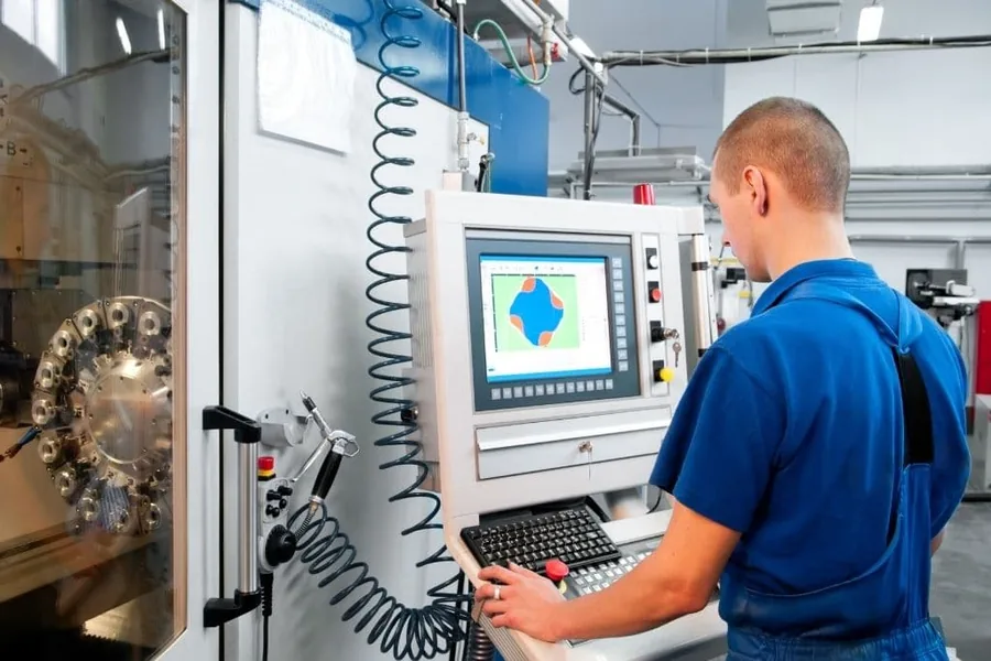 Mantenimiento eléctrico industrial CNC